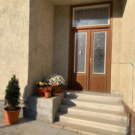 Light House Apartment *